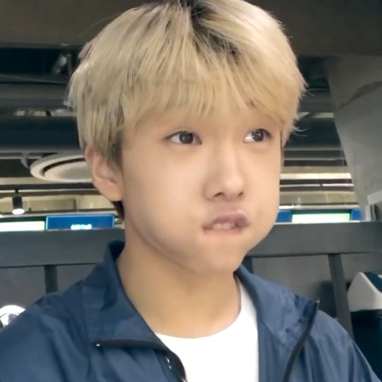 park jisung and his cheeks: a very soft and cute thread ˶>__<˶