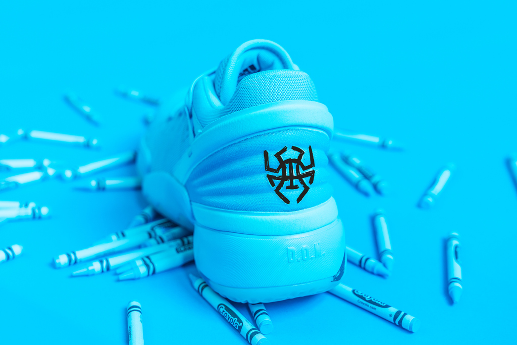 Crayola's tweet image. Pick your color! 

Introducing the #DONISSUE2 Crayola Adidas collection. 

This colorful collaboration was inspired by Donovan Mitchell's creativity on and off the court.

AVAILABLE NOW: a.did.as/CRAYOLA
@SPIDADMITCHELL @AdidasHoops 
- - -
#BASKETBALL #ADIDASBASKETBALL