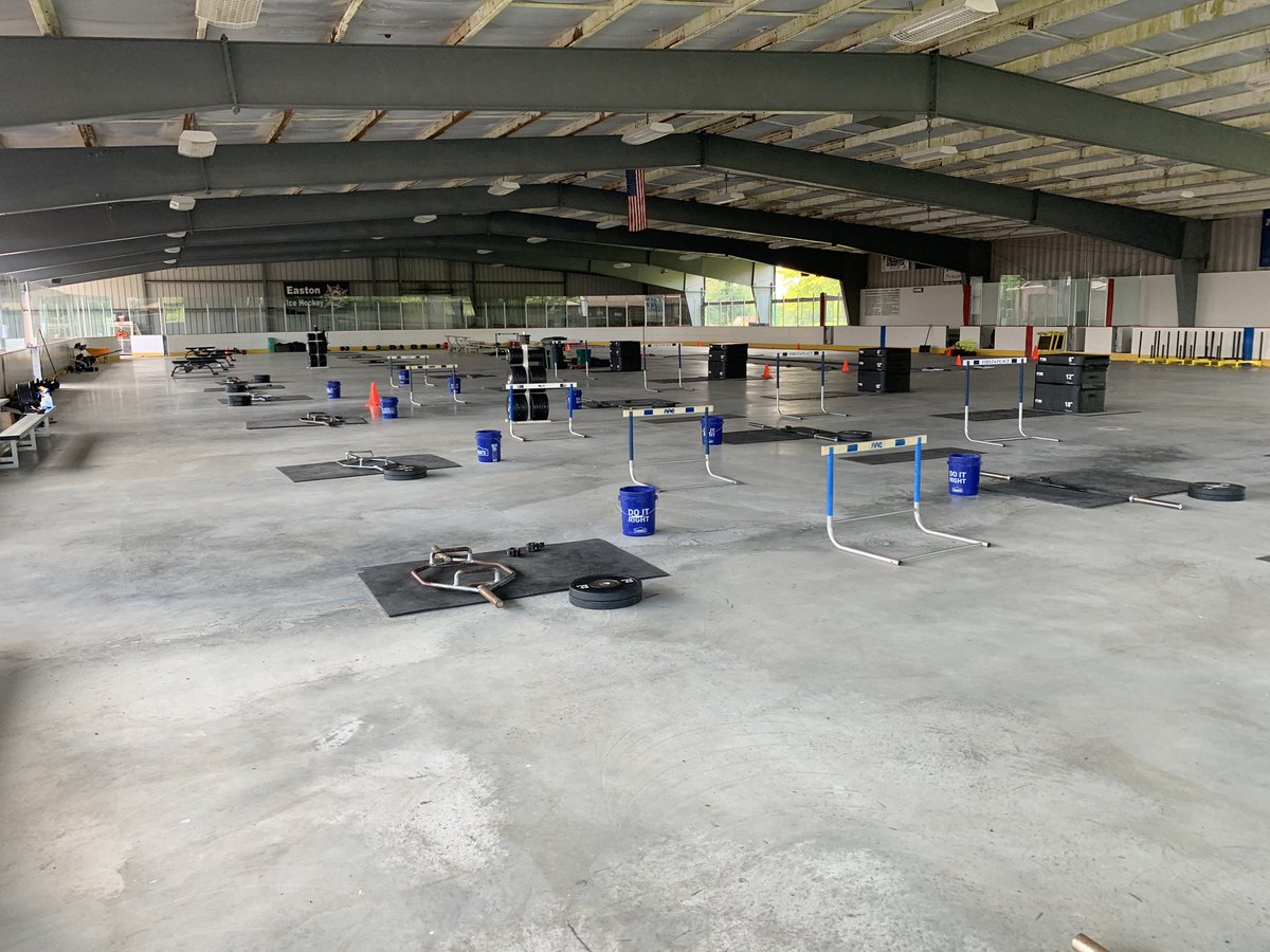 BMcClarin51's tweet photo. Good luck to all of the @CoachTrubyLHS Canes &amp; @RoederJason Pates who embraced the GRIND w/their football families this summer at @Bethlehem_Rec RINK of RESILIENCY. @LhsStrength @Azar_53 #PLAYSELFLESS for one another &amp; be RESILIENT. @FiveStarHeart @BethlehemAreaSD BUILT https://t.co/kX6kW1xTWz