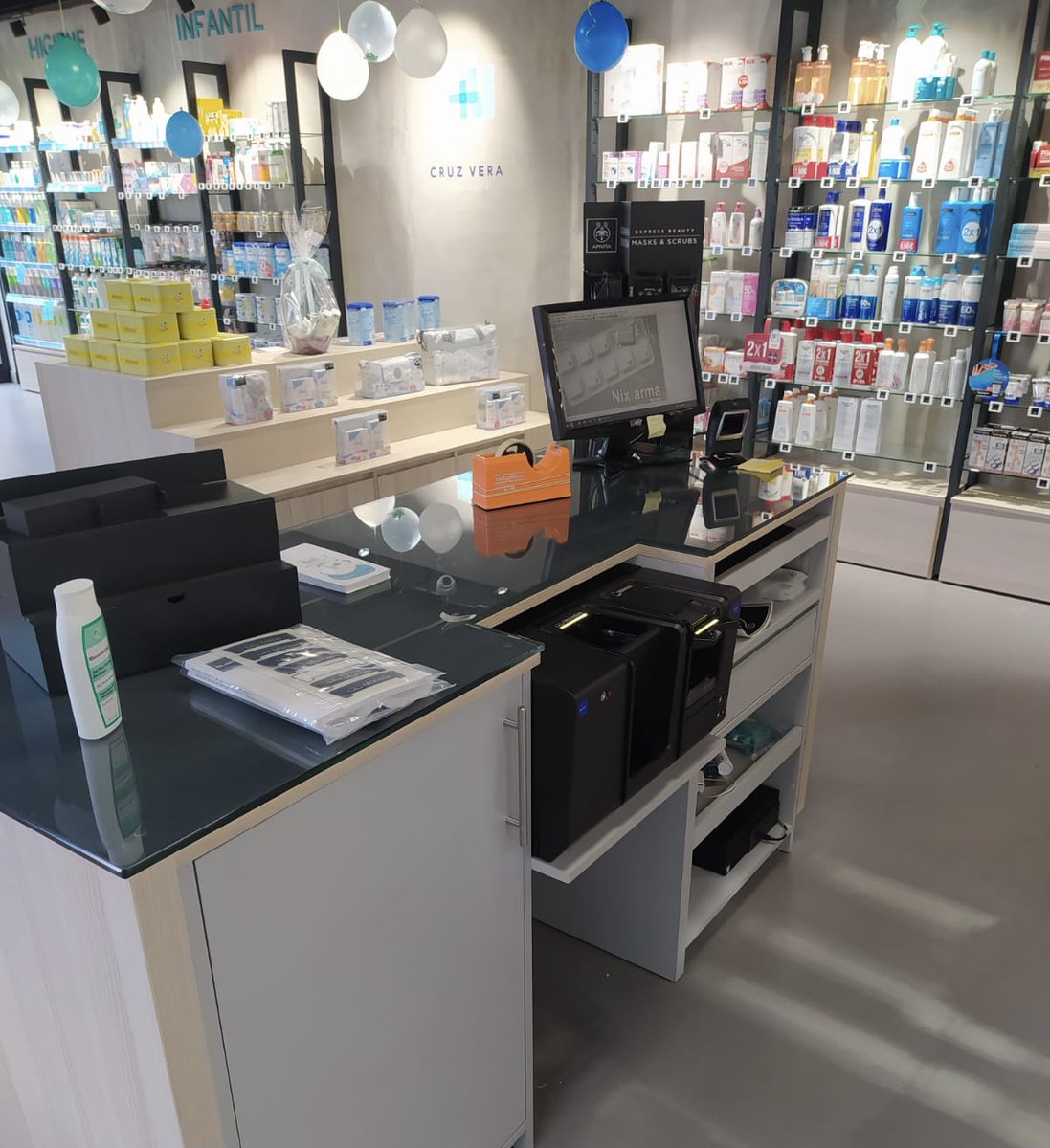 CashInfinity_es's tweet photo. Empezamos octubre con la instalación de 2 CashInfinity CI-5 con #NIXFARMA en una farmacia recién reforma. Han quedado muy bien integrados en el mobiliario! Ahora a disfrutar del fin de semana!! #gestionefectivoenfarmacia #cashinfinity #kioscocash https://t.co/XEnWuuzgPu