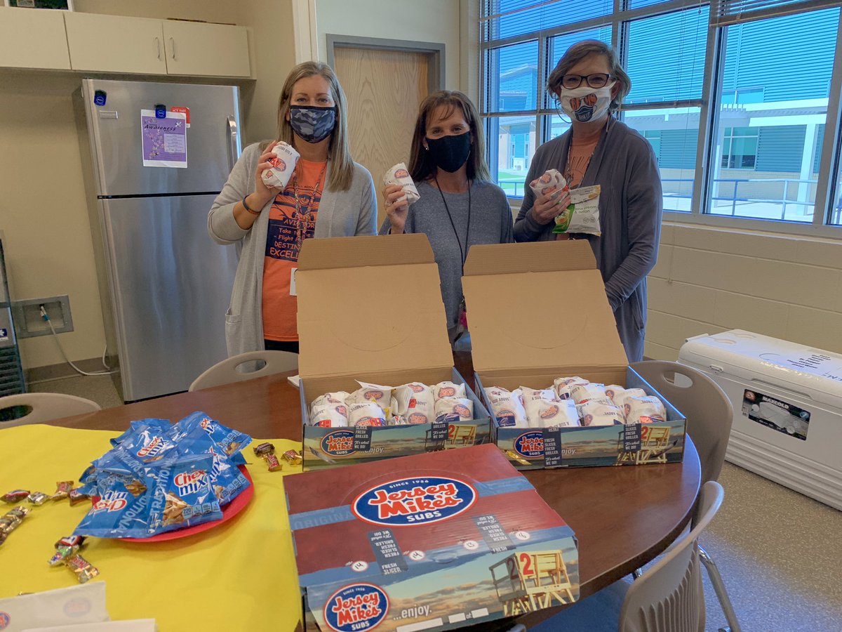 Thank you BFMS PTO and Jersey Mike's for providing a meal for all our hardworking teachers during their late night Parent/Teacher Conferences. We appreciate all you do!