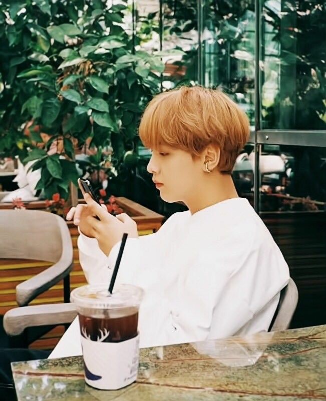 Bukan doyoung tp ini vibesnya bandung banget, jadi izinkan akuanak NCT nongkrong @ Miss Bee Providore, Ciumbuleuit