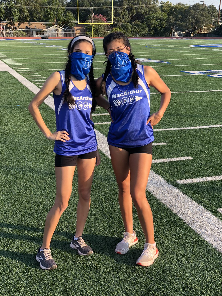 macarthurxc's tweet photo. Ending the week, before race day,  with Twin Day! Some of the faves❤️ https://t.co/ANSpeMWwHQ