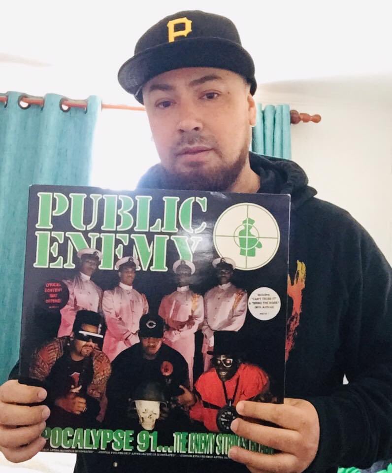 No Existe B Boy que no Giro de Cabeza con #Apocalypse91 de Public Enemy de excelencia Hip Hop de principio a Fin ! Rimas potentes y un sonido Fresco ! El cassette se agotó en la feria del Disco con total éxito y se consagró como una piedra fundamental del Rap <a href="/PublicEnemyFTP/">PUBLIC ENEMY</a>