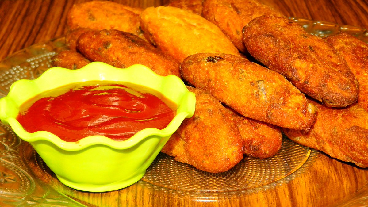 Presenting a delicious snacks item in the evening time,perfect with tea or coffee..'Rava Finger'..
Watch recipe: youtu.be/FxqOGHGGh6k
#Ravafinger #semolinafinger #soojifinger #snacksrecipe #teatime #Recipe #petukerpanchali
Try this at home...