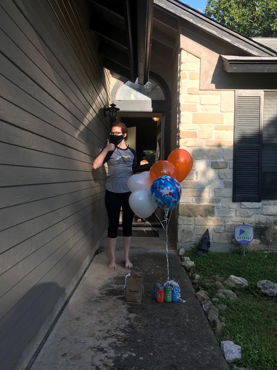 CM_Austin's tweet photo. Congrats Kristin! Hope you enjoyed the free tacos and cold brew from our #CreativeMornings Prize Patrol during our #CMspectrum event. And thanks @CuveeCoffee for helping us make this surprise happen. #CMATX https://t.co/TrA5aiXJVw