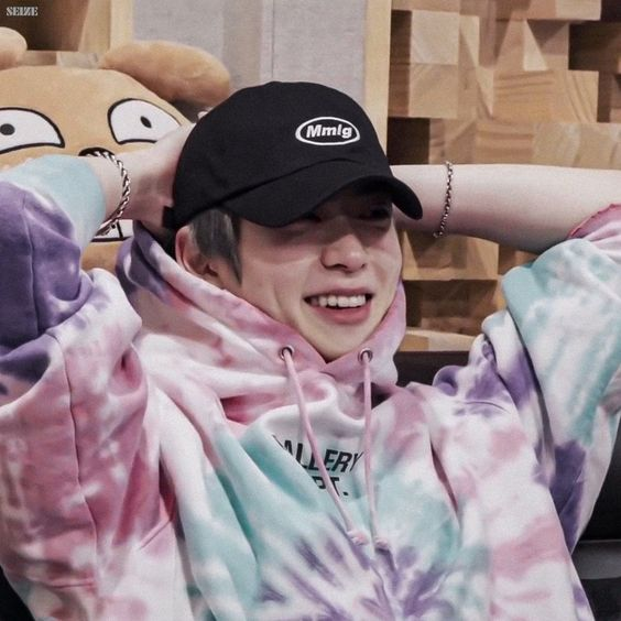 ; ไปหาหมอมาแล้วครับ หมอวินิจฉัยว่าเป็นคนขี้กลัว
: สรุปกลัวอะไร พวกสัตว์หรอ
; กลัวเธอไม่รักครับ
: จ้าๆๆๆๆๆๆ พูดเล่นแบบนี้เดี๋ยวไม่รักจริงๆจะหนาวเอาน้าาา