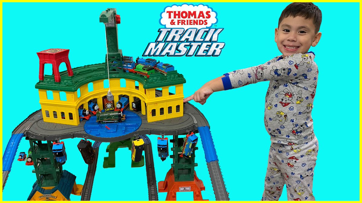 Thomas And Friends Super Station Playset (TRACKMASTER) Super Ryan Toys 👉🏼 youtu.be/uEADTUGBqF4