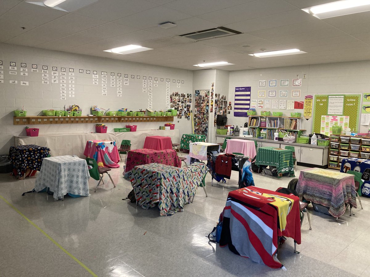 Danalavelle2's tweet photo. Fun fort Friday!!! Where are the children?? Oh!! There they are!!!#TaraO #teachtheville https://t.co/uRHG4C7kiz