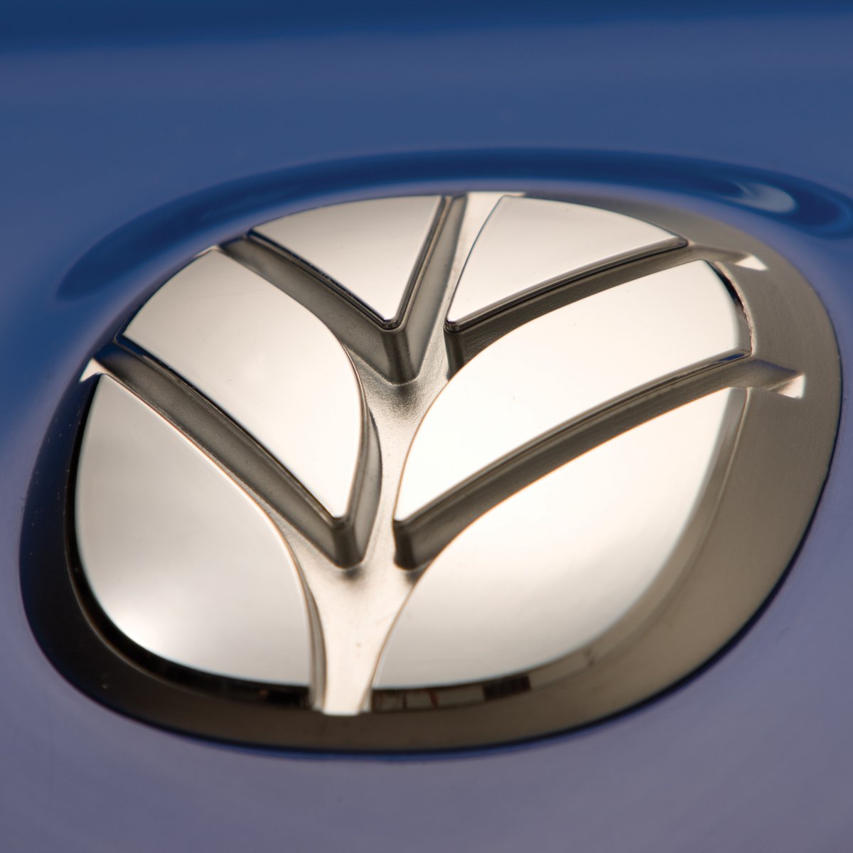 NHAgriculture's tweet image. Today is Manufacturing Day - We want to pause for a moment to thank employees in our plants and facilities across North America for your skill and dedication. We are proud to have the New Holland badge on the equipment you build. THANK YOU. #ManufacturingDay #MFGDay20