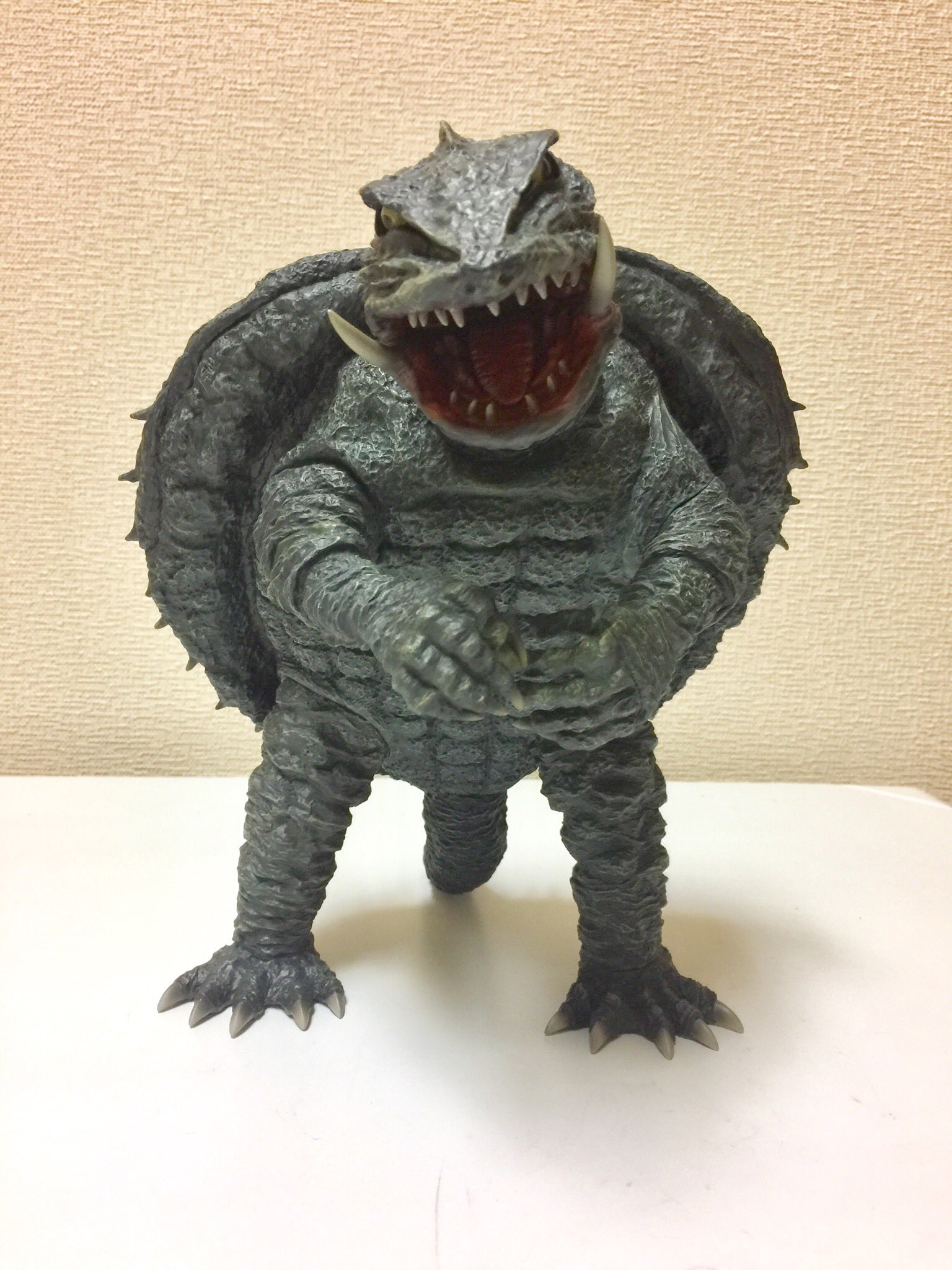 特別価格大映30cmシリーズ ガメラ1965 発光バージョン(電池切れ)中古 特別価格大映30cmシリーズ ガメラ1965 発光バージョン(電池切れ)中古