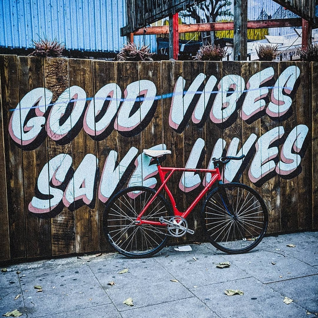 takijakub's tweet photo. As pretty much everyone, 2020 hit me pretty hard. As soon as things seemed to get back on track, my beloved bike got stolen. 
Imagine my surprise when few weeks later my bike mechanic told me to come to his bikeshop on foot! Turns out my friends @velove_… https://t.co/Og4FbSHplx https://t.co/IILNFU4Eqw