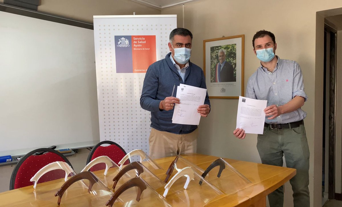 CorfoAysen's tweet photo. 🔴#UAysen ganador regional de #RetoDeInnovación Covid-19 de @Corfo y @min_ciencia, entrega a @SaludAysen escudos faciales para su red asistencial 💪Felicitamos a @UdeAysen por su aporte a resolver la alta demanda de elementos de protección para el personal de salud #CorfoContigo https://t.co/nXGFsfvdW4