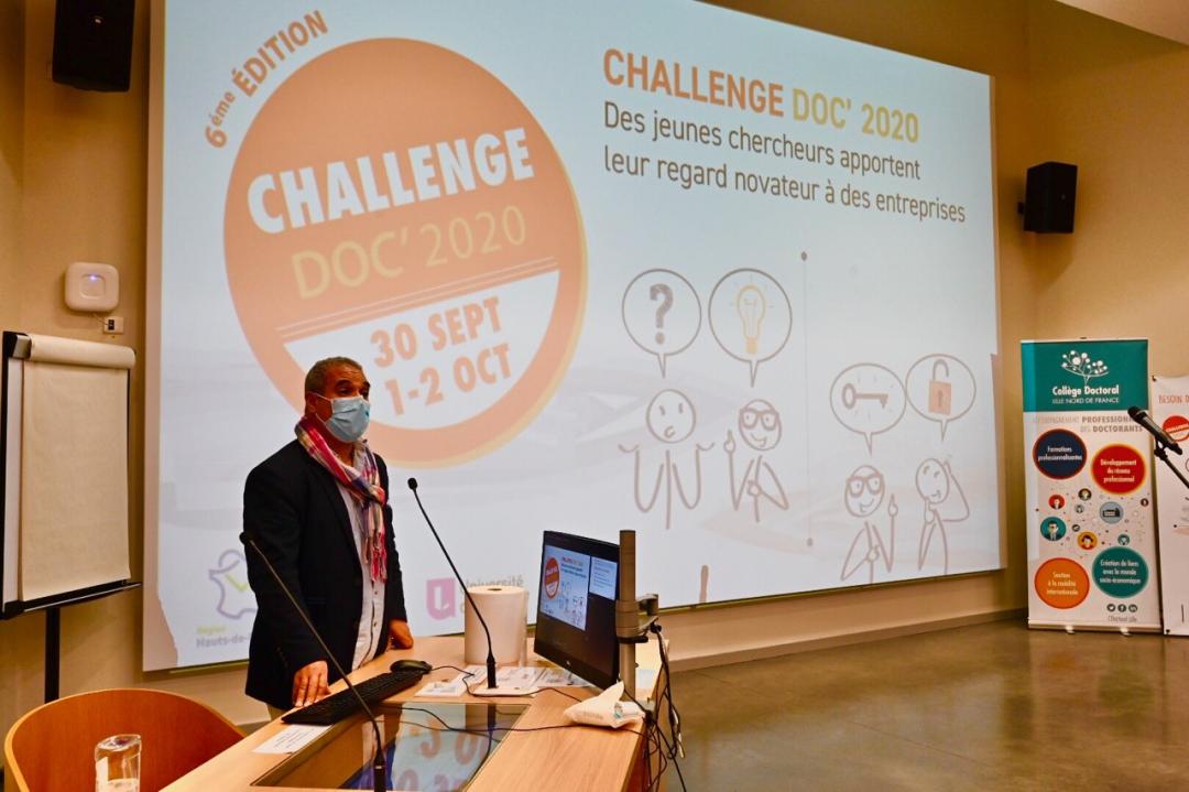 univ_lille's tweet photo. Cet après midi c' est l' aboutissement de 3 jours de réflexion pour nos #doctorants du @CDoctoralULNF sur une problématique #entreprise. C est parti pour les restitutions! #ChallengeDoc https://t.co/gcR6f1raLo