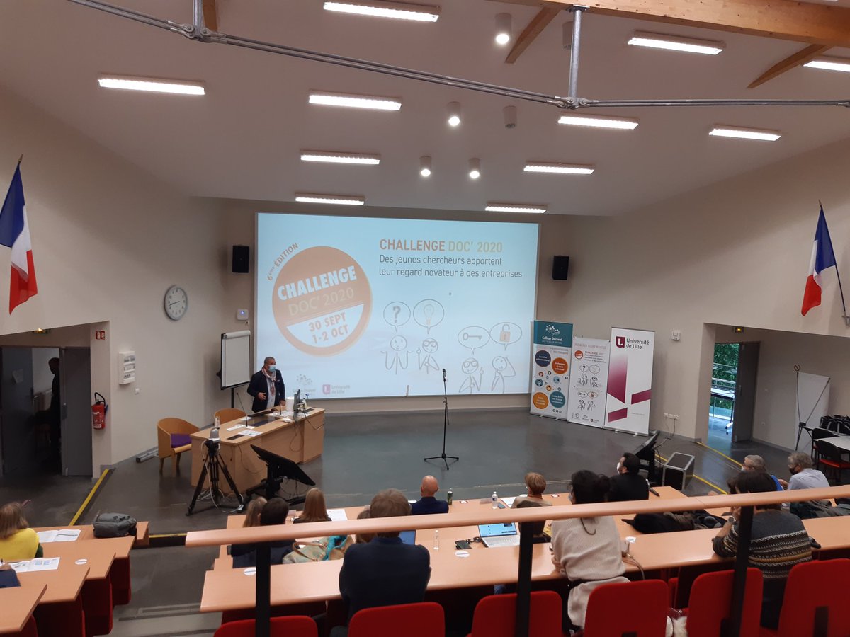 univ_lille's tweet photo. Cet après midi c' est l' aboutissement de 3 jours de réflexion pour nos #doctorants du @CDoctoralULNF sur une problématique #entreprise. C est parti pour les restitutions! #ChallengeDoc https://t.co/gcR6f1raLo