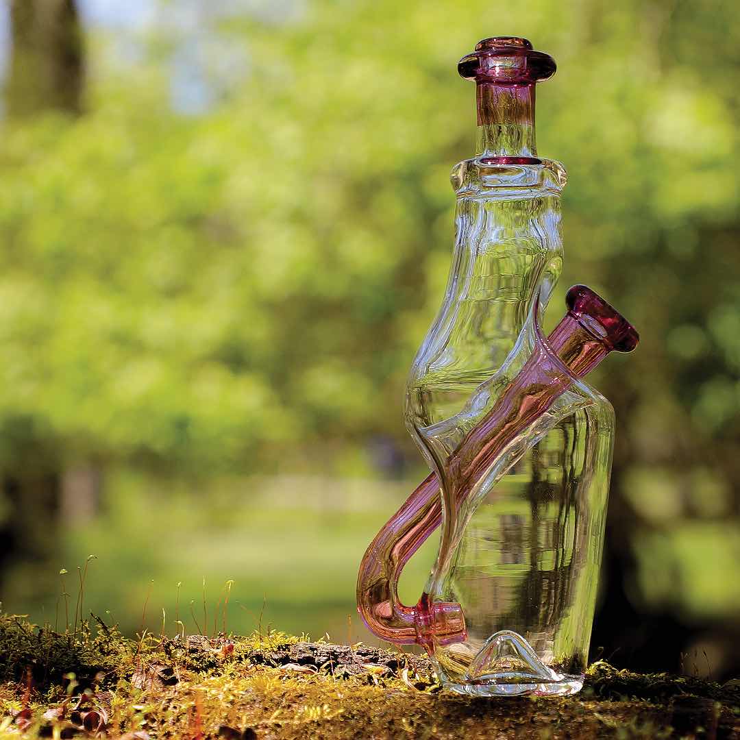 nhalables's tweet photo. Couldn't help but take home one of these Canteens myself.  Love its function and how easy it is to clean.  Lots and lots of thanks going out to @KSoGlass. 

More available on the website
.
.
.
.
#nhalables #ksoglass https://t.co/RYMBEyuEbl
