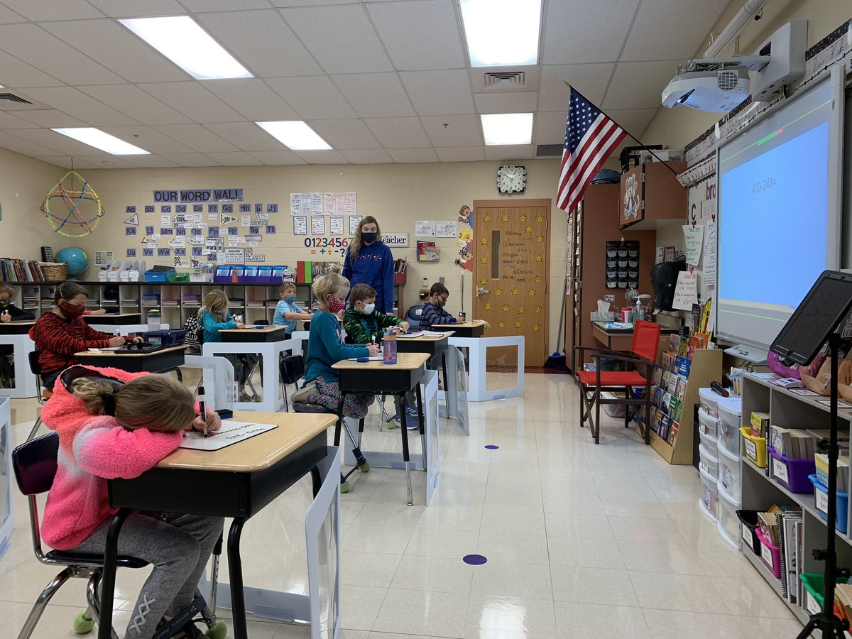 FoustxMath's tweet photo. Daily zoom with students in class and at home! Our students are getting better at using their number talks strategies! Great job! @NorthwoodES @MarysvilleEVSD https://t.co/1kNIvmjyvB