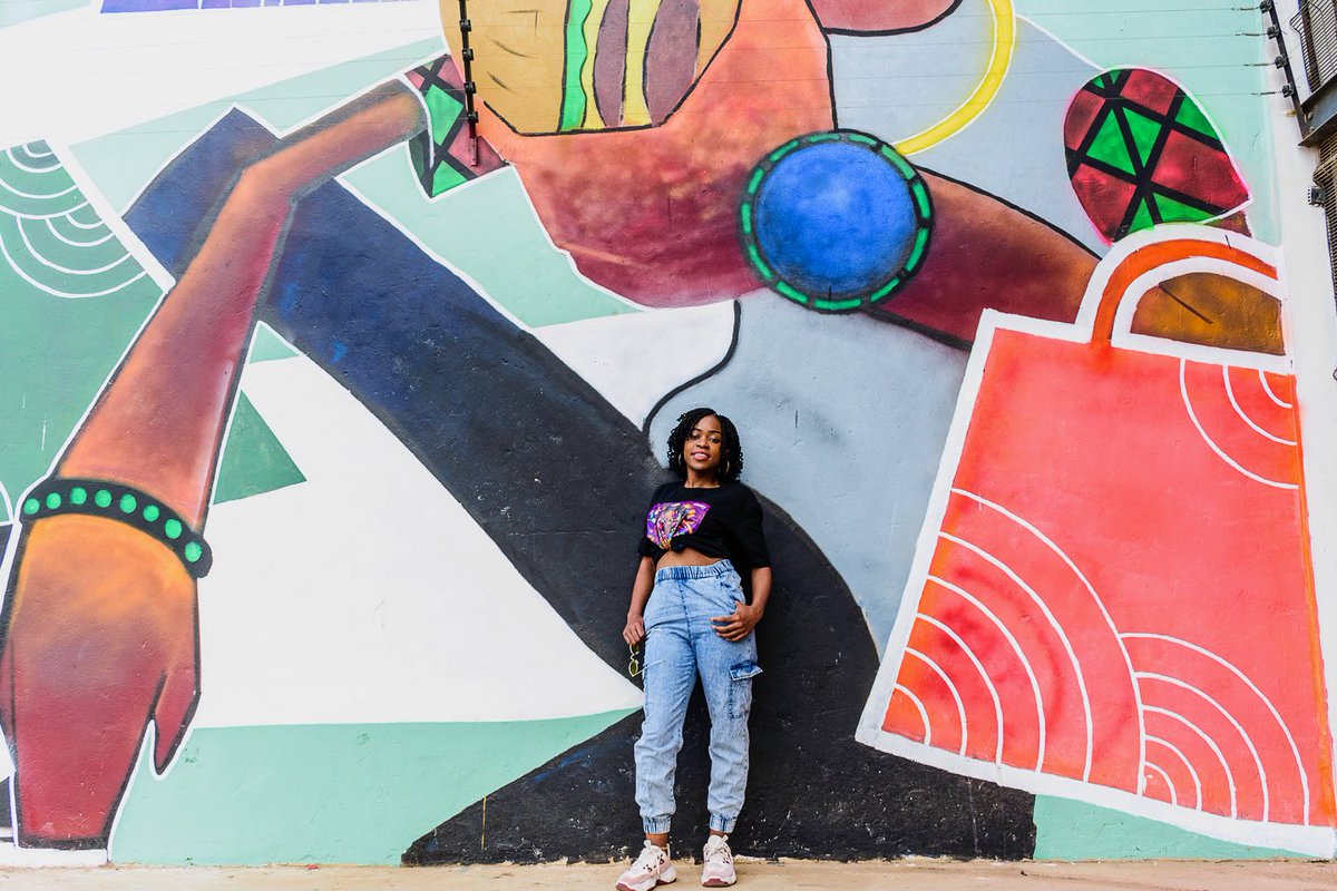 thebrightsyd's tweet photo. 📸:@ChiqqaShanna 
🎶:@kryticworldwide 
🎨:@BlacktimusFine 
🛍:@afrishopcom 

🤗🖤✨ https://t.co/tKa0BK5itD