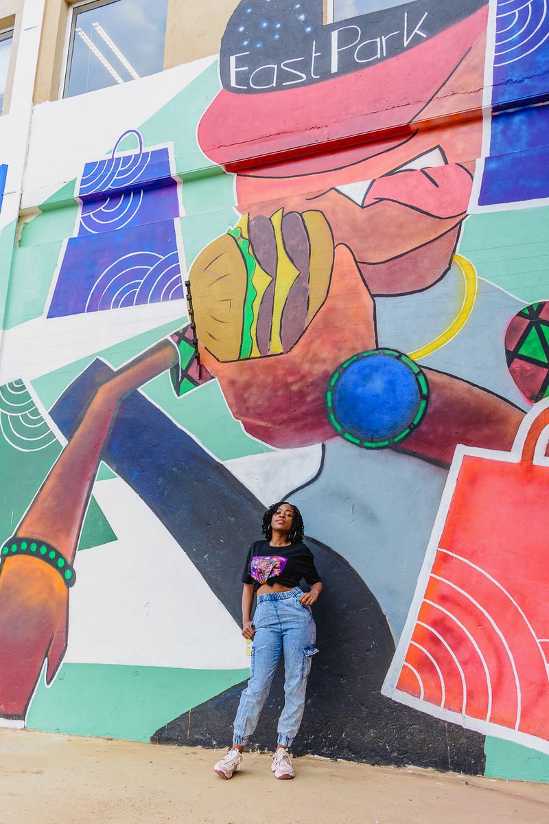 thebrightsyd's tweet photo. 📸:@ChiqqaShanna 
🎶:@kryticworldwide 
🎨:@BlacktimusFine 
🛍:@afrishopcom 

🤗🖤✨ https://t.co/tKa0BK5itD
