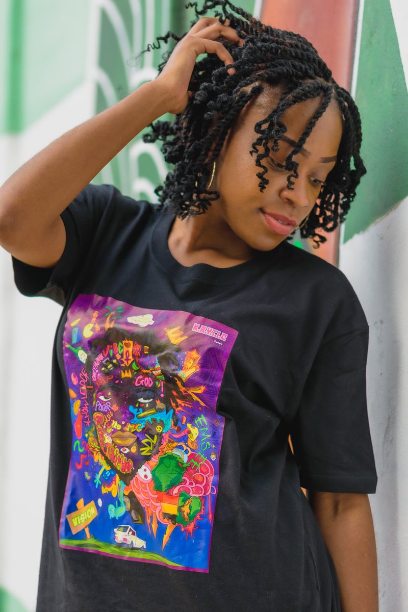 thebrightsyd's tweet photo. 📸:@ChiqqaShanna 
🎶:@kryticworldwide 
🎨:@BlacktimusFine 
🛍:@afrishopcom 

🤗🖤✨ https://t.co/tKa0BK5itD