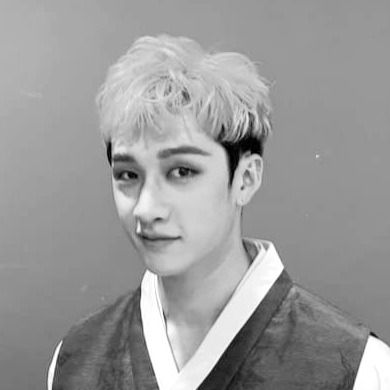 shining_starr__'s tweet photo. Muchísimas felicidades a quien me da estabilidad emocional y ganas de continuar cada día. La persona en la que pienso cada vez que algo se tuerce y me hace pensar en positivo y que todo mejorará 🐺🖤
#HappyBangChanDay
#OurHavenBangChan
#우리의_천리방_찬아_생일축하해
@Stray_Kids https://t.co/j38pJAuKET