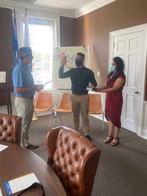 MocksvilleD's tweet photo. Congratulations to the newest member of the Mocksville PD: Officer Hernandez! Officer Hernandez is a resident of the Town of Mocksville and a graduate of the Early College. If you see Officer Hernandez in town, say hello! #mocksvillepd #townofmocksville #community #onecommunity https://t.co/5JEMChguqk