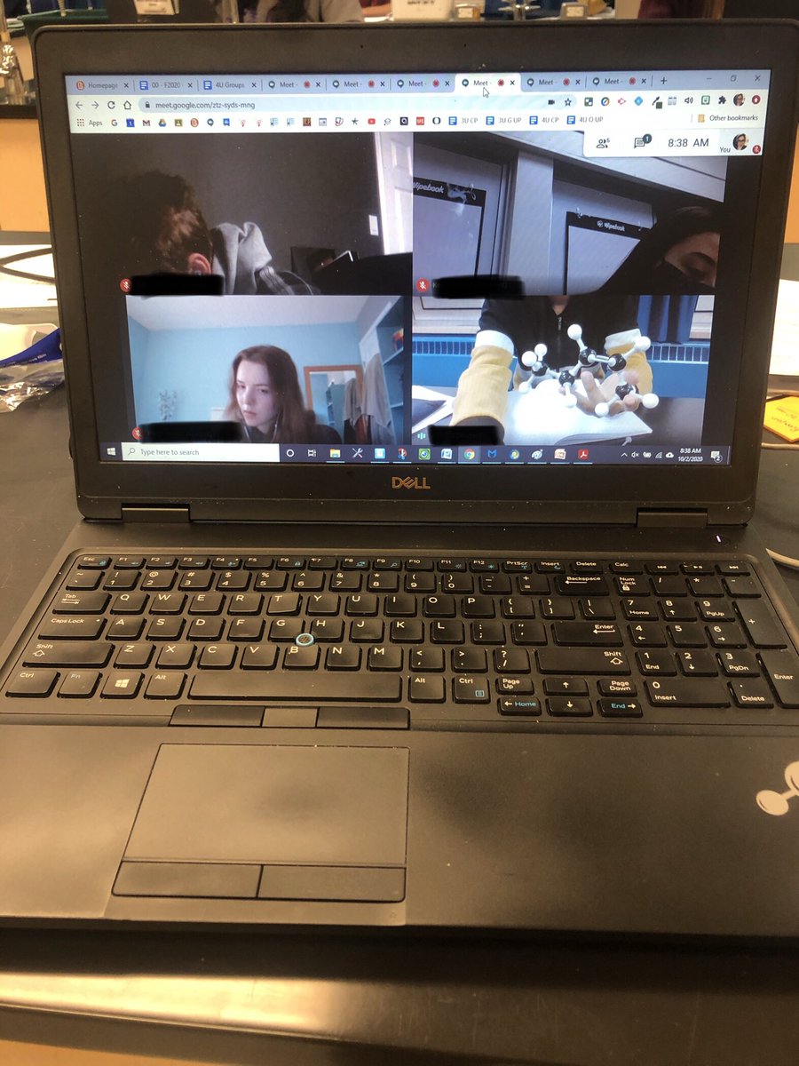 msnuqui's tweet photo. My 2 cohorts working together.  Group work in a socially distanced way @MDHighSchool #workingwithwhatwegot https://t.co/f9vVwZSS9j