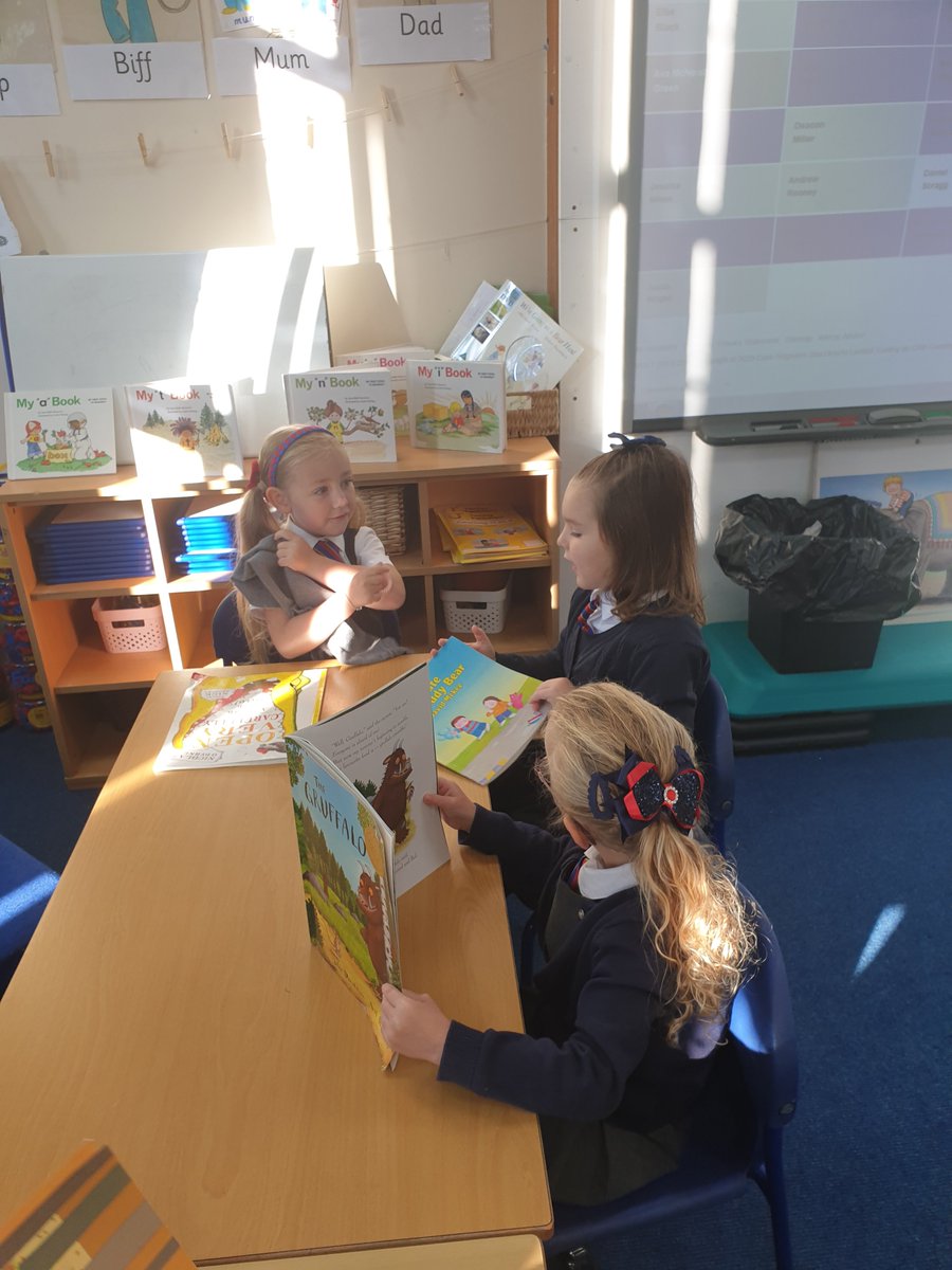 MorayP6K's tweet photo. P1FM took part in the NessBookFest Reading record event this morning. We enjoyed reading individually, in pairs, listening on the Coombes, or as a larger group for 20minutes @MorayPS #NBFrecord @NessBookFest1 https://t.co/fyaUCF1xGn