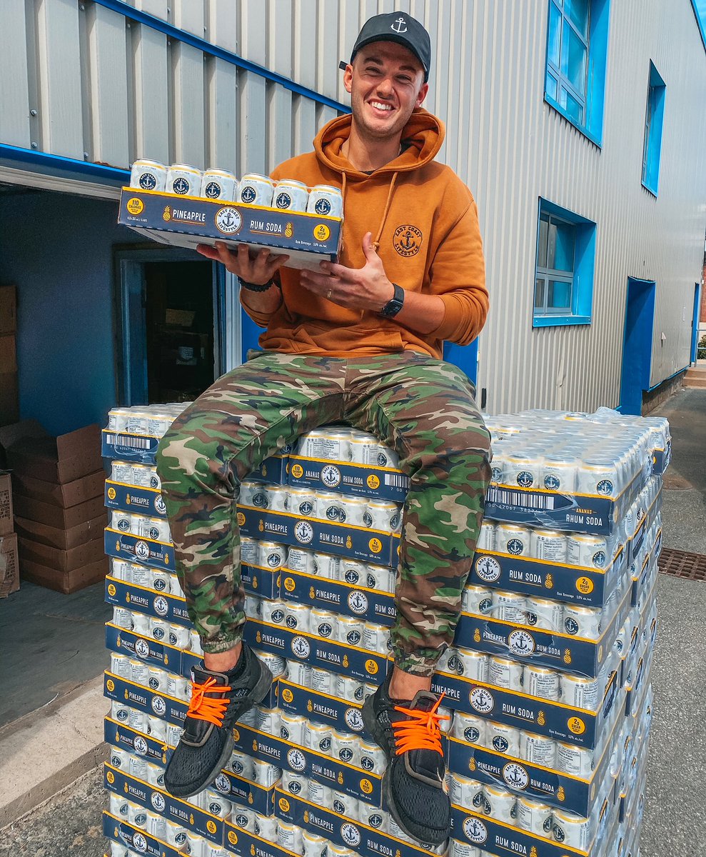 EASTCOASTLIFEST's tweet photo. I can’t believe the day is finally here!! 🍹 The first batch of East Coast Rum Soda just showed up &amp; stores will be stocked across Nova Scotia starting Monday ⚓️ 

RETWEET to win a 6 pack!! 🚨 All NSLC stores will be stocked &amp; we’re working on expanding this nationally ASAP 🇨🇦 https://t.co/ZL6WyXwaay