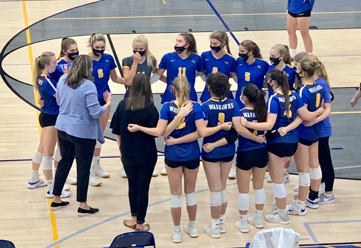 The Warhawks won in 3 last night against Brookfield East making them 11-0 on the season! Keep working hard ladies! #gtgvb #gtownproud