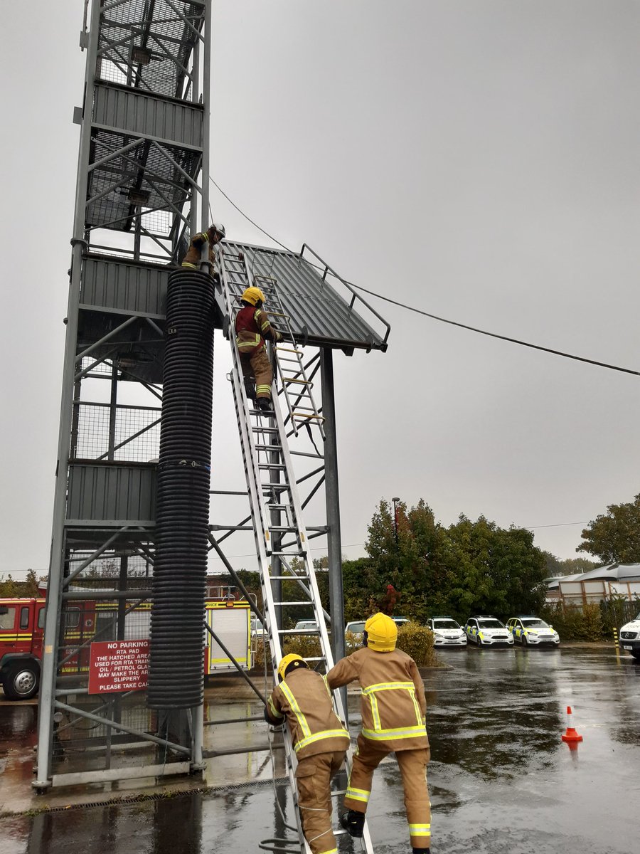 HIWFRS_LandD's tweet photo. Today the Mod A students are learning about #roofladders #FootHandHandFoot https://t.co/y81F6yARvi