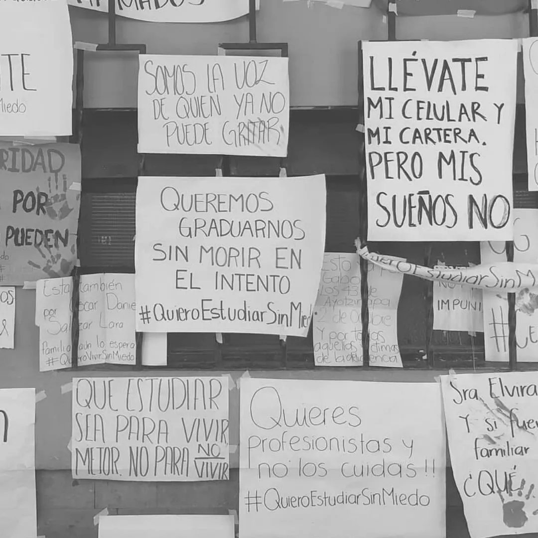 HLM_documental's tweet photo. 2 de octubre.- A un año de la marcha en Celaya, dónde más de 10,000 estudiantes salieron a las calles a gritas que ¡estamos HASTA LA MADRE!

#PrensaGIFF #GIFF2020 #RallyGIFF #IdentidadyPertenencia https://t.co/ddIIukQIQk