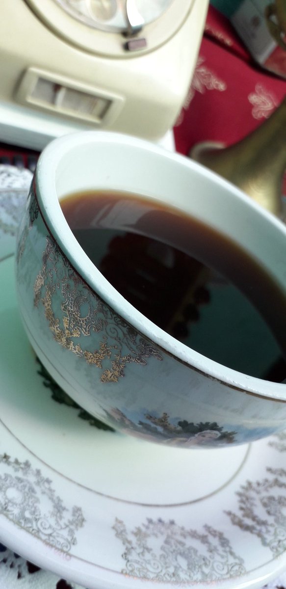 JuanAstrolab's tweet photo. Mientras haya café hay esperanza. ¿ó cómo era? 

.

.

.

#AstroActitud café diario. 

#café #CaféLover #ExpressCoffe #CaféFílico #LosViajesDelCapitánAstrolabio https://t.co/AswnnkmaGm