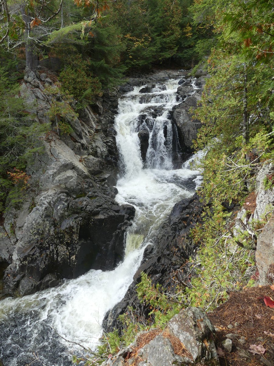 idreamofrving's tweet photo. Did some waterfall hunting and got lucky with this majestic sight: Split Rock Falls near Elizabethtown, NY. The #Adirondacks are a truly special place. #NYS #RVLife https://t.co/R0lt1YvnjR