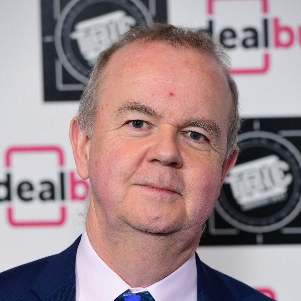 Red_Dev_Red's tweet photo. What if we replaced #EdWoodward with Ian Hislop?

1. Nobody would notice. People would just think that Ed got a bit older.
2. We'd still be a joke. But it would be a funny joke.
3. He could satirize himself saving everyone else the time.

#MUFC #ManUtd #GlazersOutWoodwardOut https://t.co/RrSKWrosQO