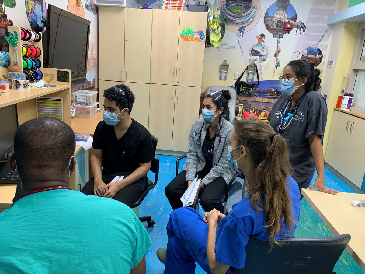 CHAMPHMFellows's tweet photo. Catch our 2nd yr fellow, @FahmidaIslam_MD supervising resident teaching on the CHAM Green team! Today they are going over our inpatient asthma pathway. https://t.co/YwY5rCyQPU