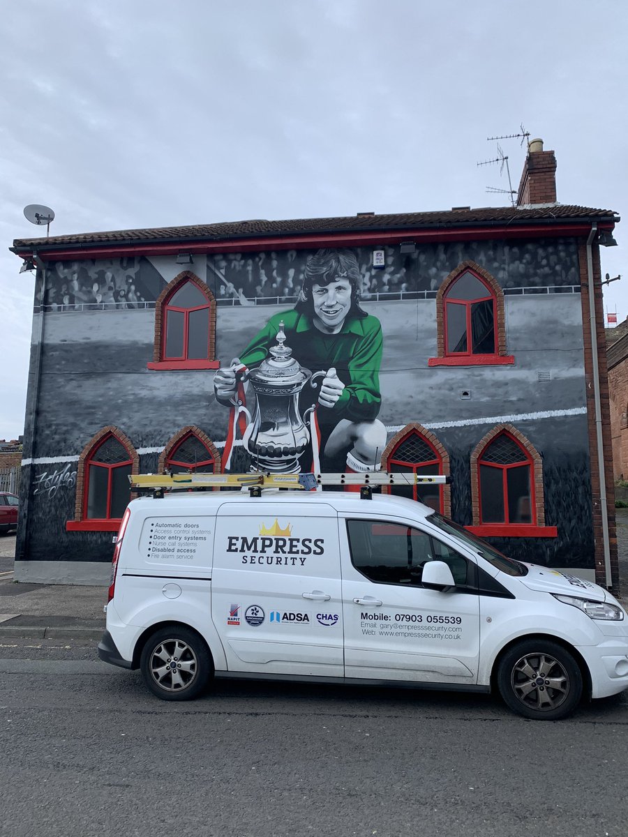 empresssec's tweet photo. First visit to see the brilliant Monty mural @faoStyles #sunderland #safc #FACup https://t.co/65if6wbbgA