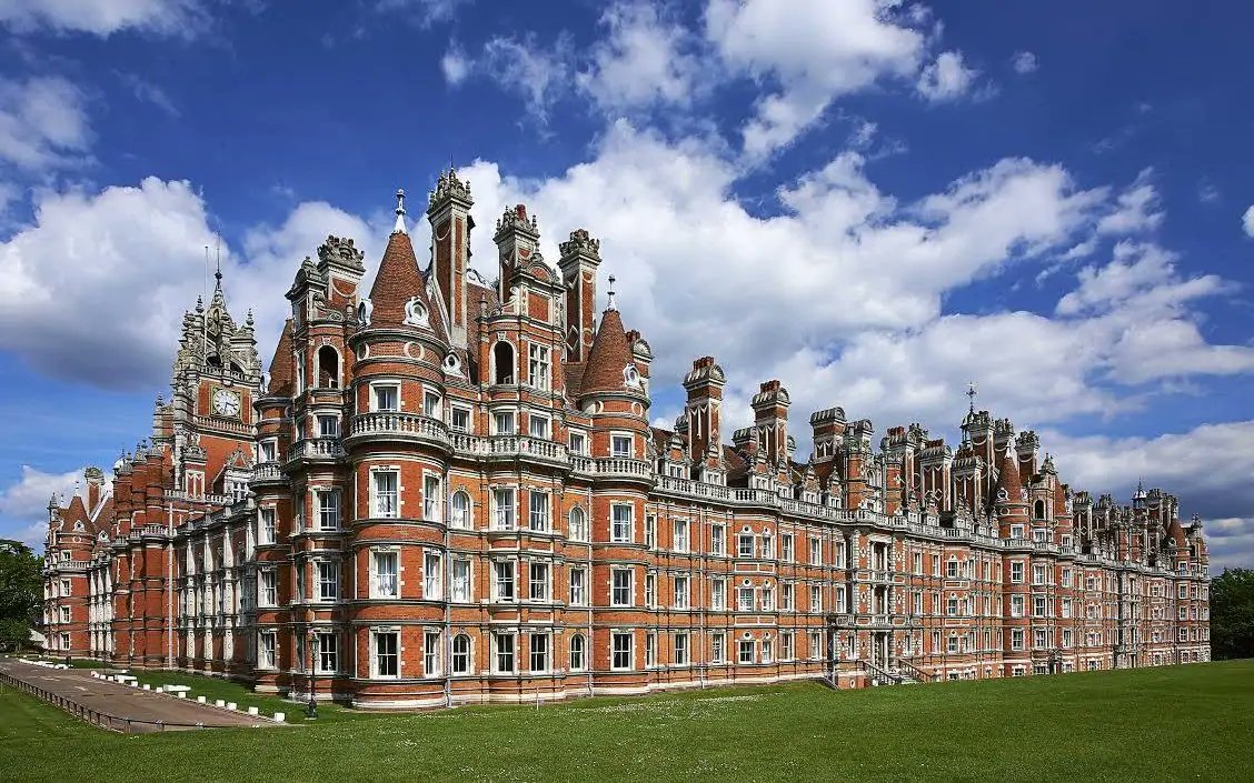 It's been wonderful greeting all the families of #RoyalHolloway students these past two weeks. Best of luck for your first term #highereducation #flownthenest #whitebrasseriecompany