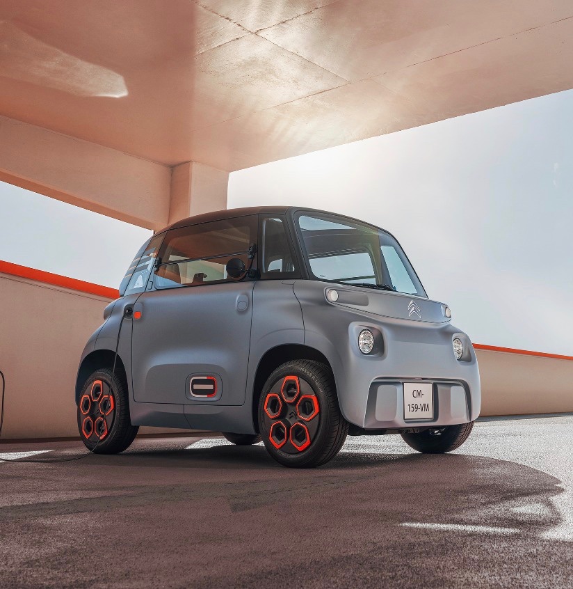 HerraizM's tweet photo. Lo último de @CitroenEspana cuesta 6.900€. No es un coche, es un cuadriciclo ligero eléctrico de 8 cv y 70 km de autonomía, sencillo, austero y original. Se puede conducir desde los 15 años con licencia de ciclomotor, ¿👍 o 👎? https://t.co/y7tnW7cW4i