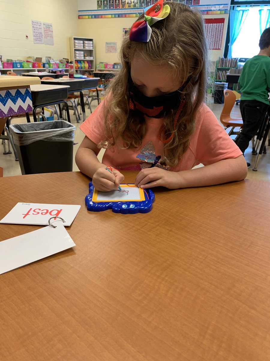 elgoestoschool's tweet photo. Love all these different activities to practice our word rings! And more to come next week! #lc #Differentiation #balancedlit #bigblueonthemove #workstations https://t.co/lxmZUubeJQ