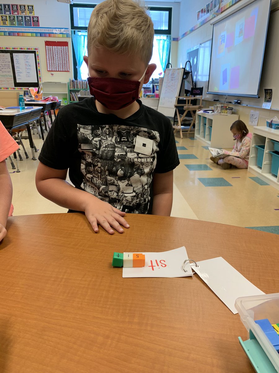 elgoestoschool's tweet photo. Love all these different activities to practice our word rings! And more to come next week! #lc #Differentiation #balancedlit #bigblueonthemove #workstations https://t.co/lxmZUubeJQ