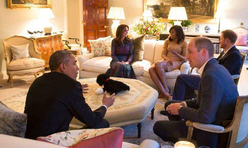 Uh...William...please do not allow the Obamas to sit there. (Hi Harrry! You look like you're enjoying yourself and you're very generous to not be making a fuss about these white couches.)