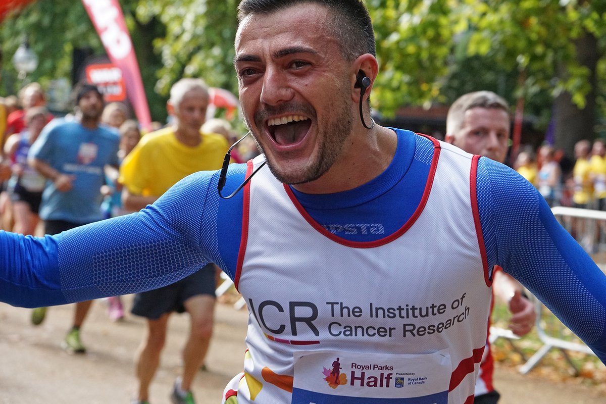 ICR_London's tweet photo. Good luck to our 30 #teamICR runners taking part in the first ever virtual London Marathon this weekend! π
They will be completing 26.2 miles on their own to raise vital funds for cancer research, so together we can defeat cancer.
#KickstartICR #LondonMarathon #The40thRace https://t.co/YZgmLIJm92