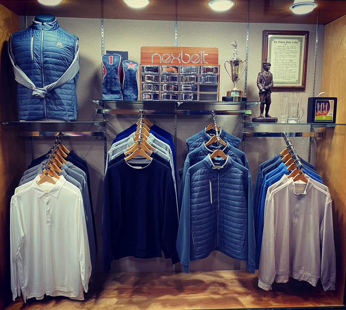 DCC_Muncie's tweet photo. Did you know everyone is welcome to shop apparel and golf accessories from Elevate Golf? Go check out the new Fall Apparel and Shop now! #DCC #Ilovedcc #golfshop https://t.co/qbZCK1PpEj