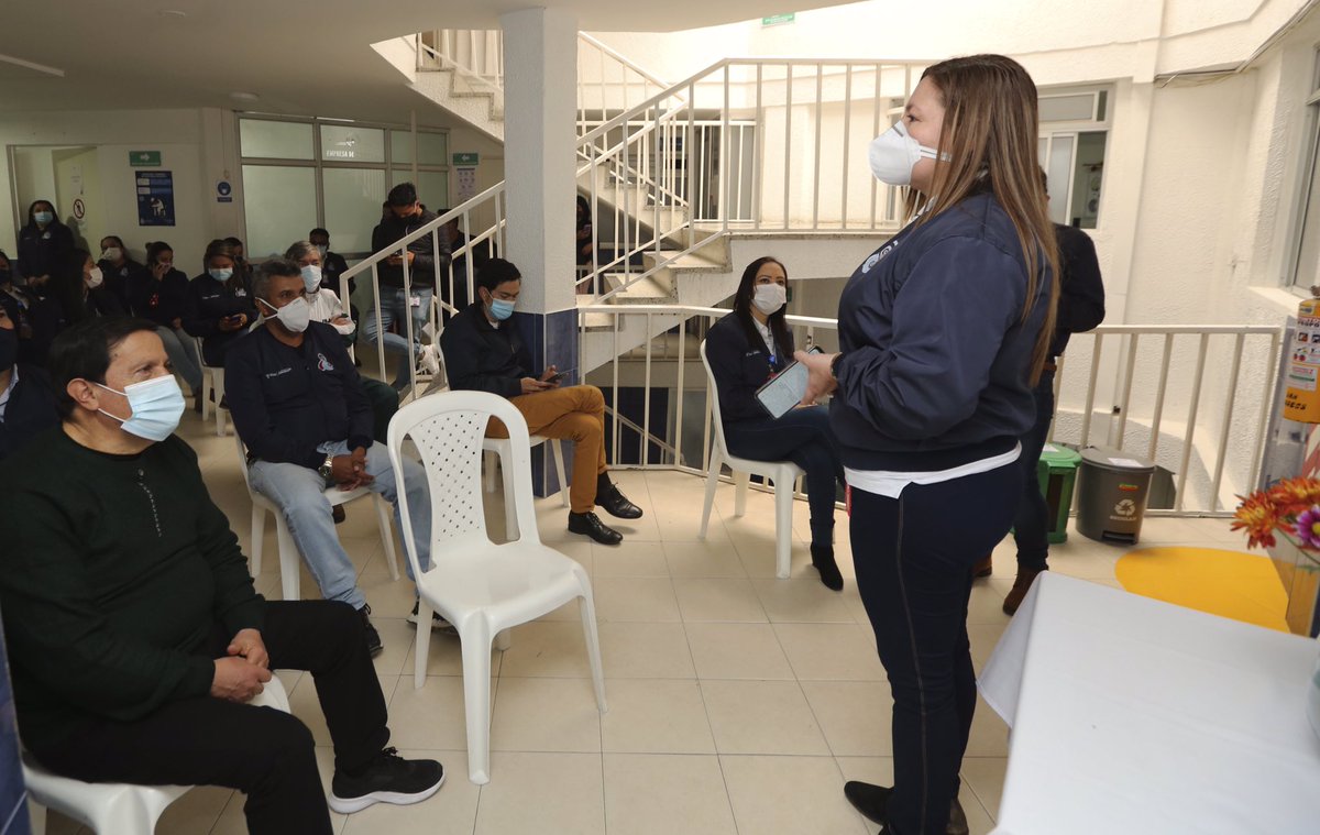 ESESOACHA's tweet photo. Con la presencia del #AlcaldeMunicipal @juancsaldarriag el día de hoy en nuestra #SedeSanMarcos se socializo la nueva imagen de nuestra entidad. Agradecemos a nuestros colaboradores por su compromiso, entrega para hacer de nuestra IPS la número en el municipio de Soacha https://t.co/ToKBdRfaVV