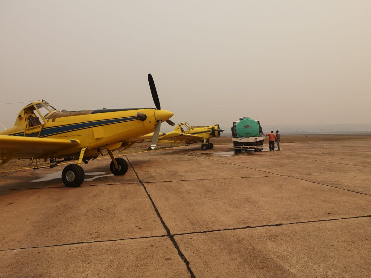 Universo970py's tweet photo. #Móvil970 @angelicagesama | Dos Aeronaves hidrantes están listas para ser utilizados en la lucha contra los incendios.

Las aeronaves son de propiedad privada.

👥#2EnLaCiudad
📺@SomosGEN
📻#Universo970AM https://t.co/ZoI39gIcH5