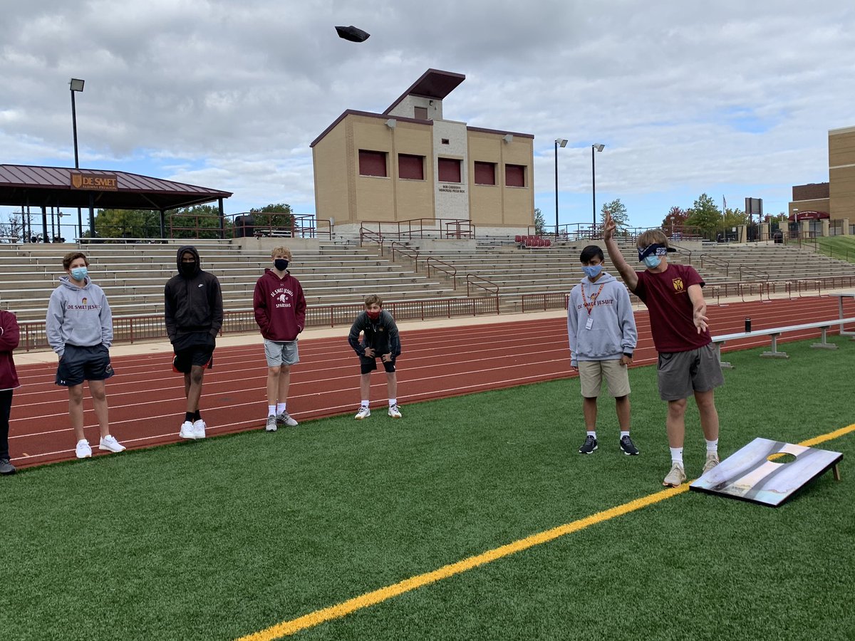 Freshman building teamwork and communication! @DeSmetJesuitHS #FormationFriday