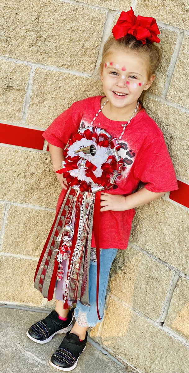 PWE_Splendora's tweet photo. Spirit Day at "The Woods"!  It's a great day to be a Wildcat!  We See Red!  #pwehoco #pweallgoodinthewoods #pwerocks #WeAreSplendora #iamawildcat https://t.co/lDRQVEZm2t