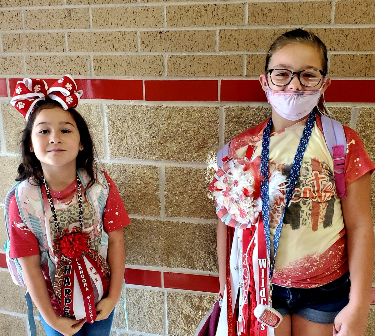 PWE_Splendora's tweet photo. Spirit Day at "The Woods"!  It's a great day to be a Wildcat!  We See Red!  #pwehoco #pweallgoodinthewoods #pwerocks #WeAreSplendora #iamawildcat https://t.co/lDRQVEZm2t