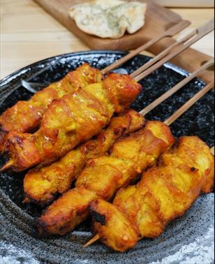 TheFlavourworks's tweet photo. Middle Eastern cuisine is often lost under the umbrella term "Mediterranean food". But 2021 will see this style of cooking establish its own identity - with Persian, Lebanese, Turkish, Israeli, Syrian and Moroccan dishes bringing their own unique flavours.

#middleeasternfood https://t.co/Cc1YRjNQGp